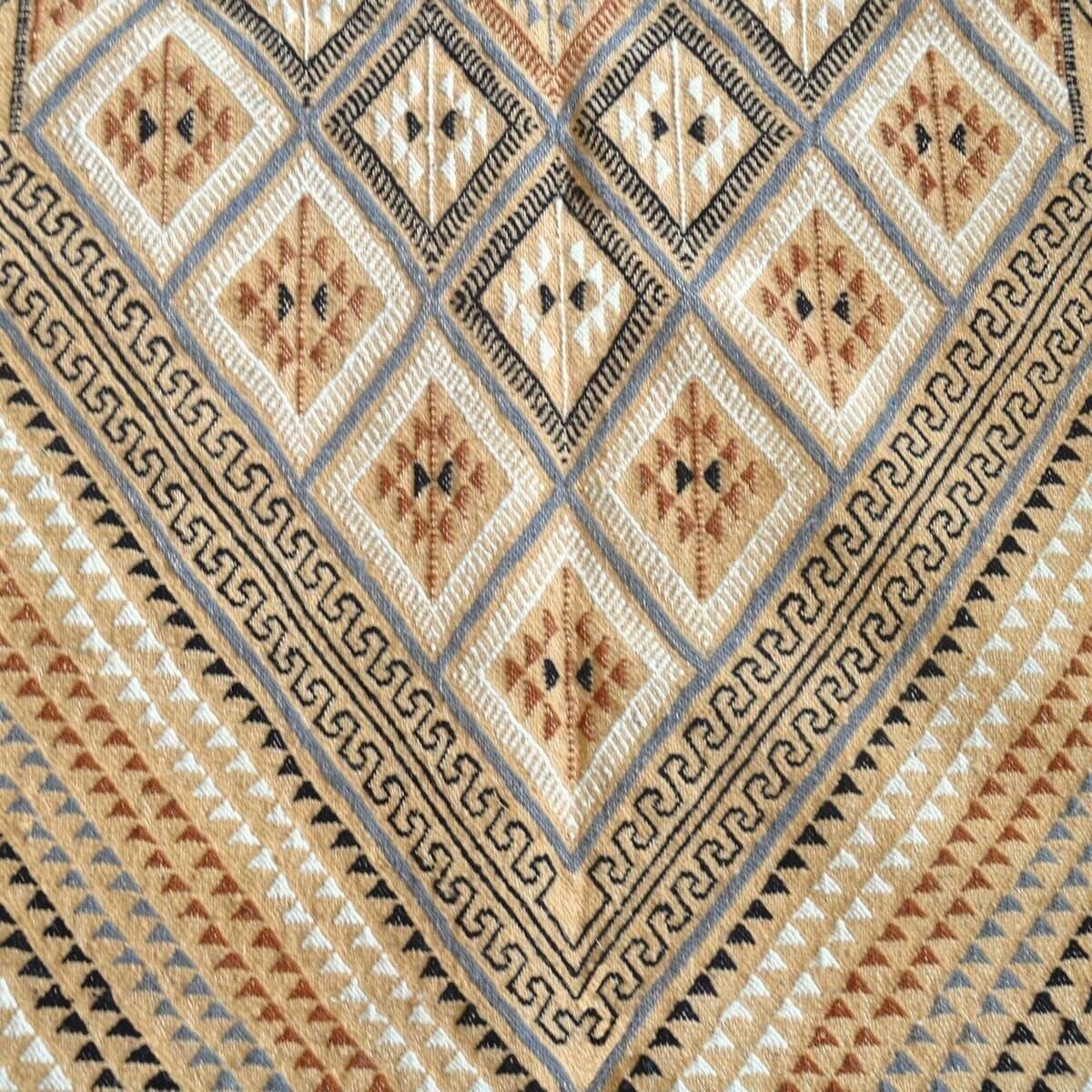 Tapete berbere Grande Tapete Margoum Farhan 160x250 Bege (Artesanal, Lã, Tunísia) Tapete Margoum tunisino da cidade de Kairouan.