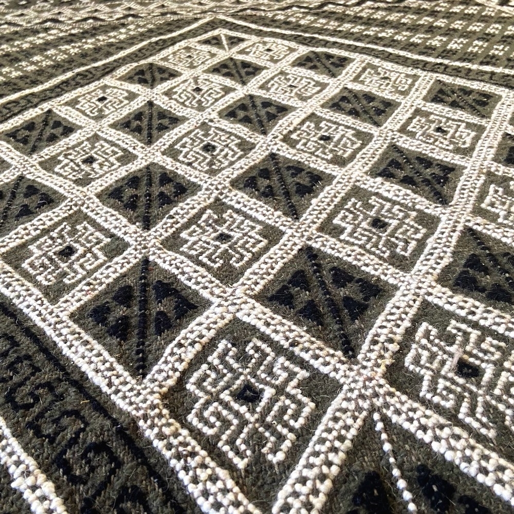 Tapete berbere Grande Tapete Margoum Kesra 165x250 Cinza antracite (Artesanal, Lã) Tapete Margoum tunisino da cidade de Kairouan