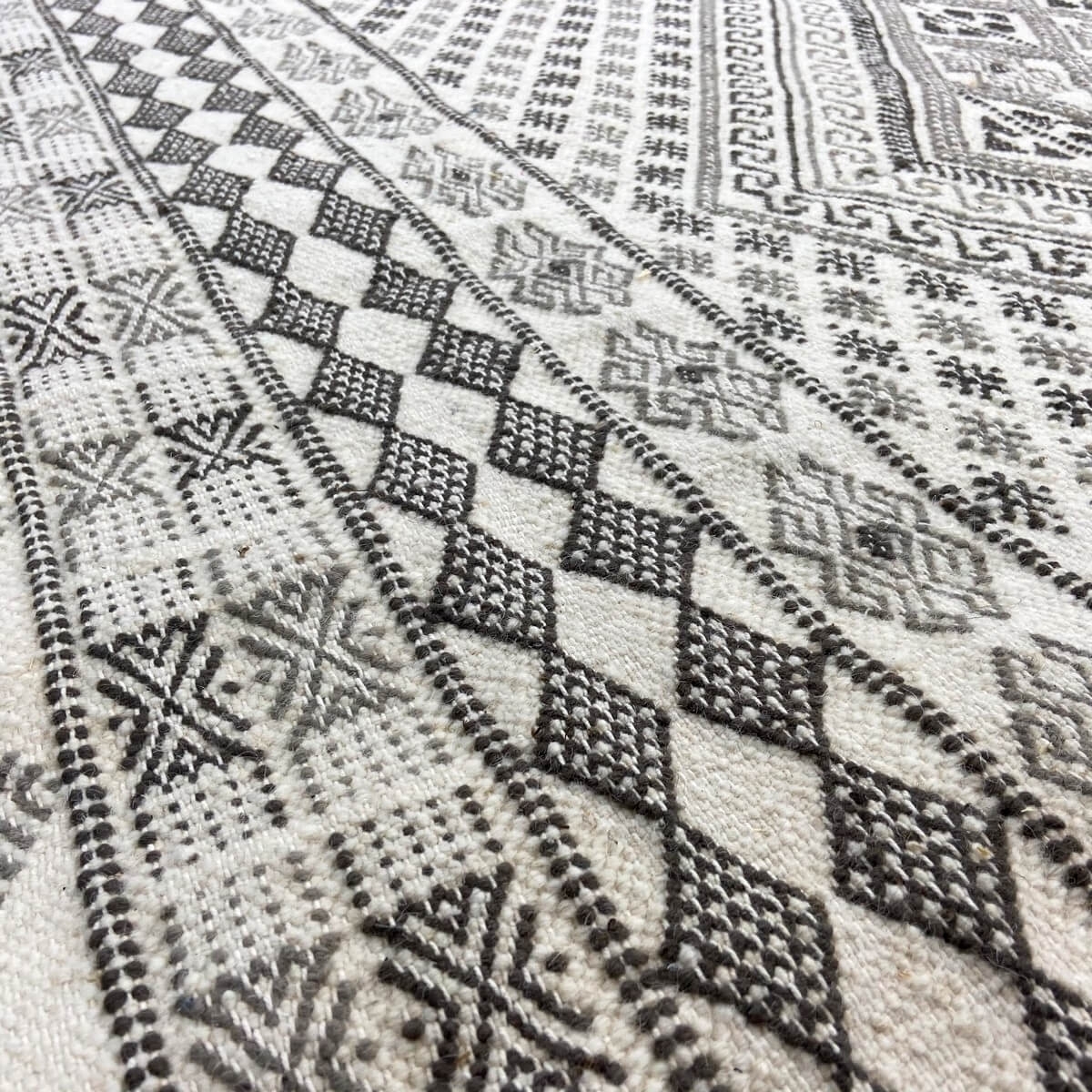 Alfombra bereber Alfombra grande Margoum Samssa 170x250 cm Negro Blanco Gris (Hecho a mano, Lana, Túnez) Alfombra margoum tuneci
