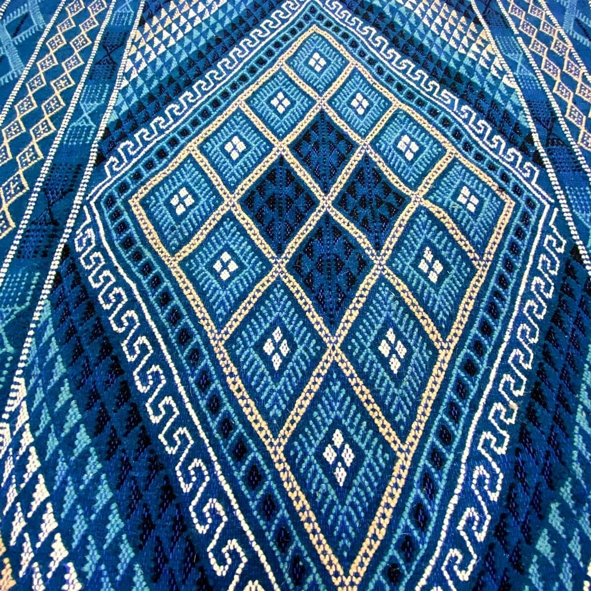 Berber tapijt Tapijt Margoum Nidhal 120x180 Blauw/Wit (Handgeweven, Wol, Tunesië) Tunesisch Margoum Tapijt uit de stad Kairouan.