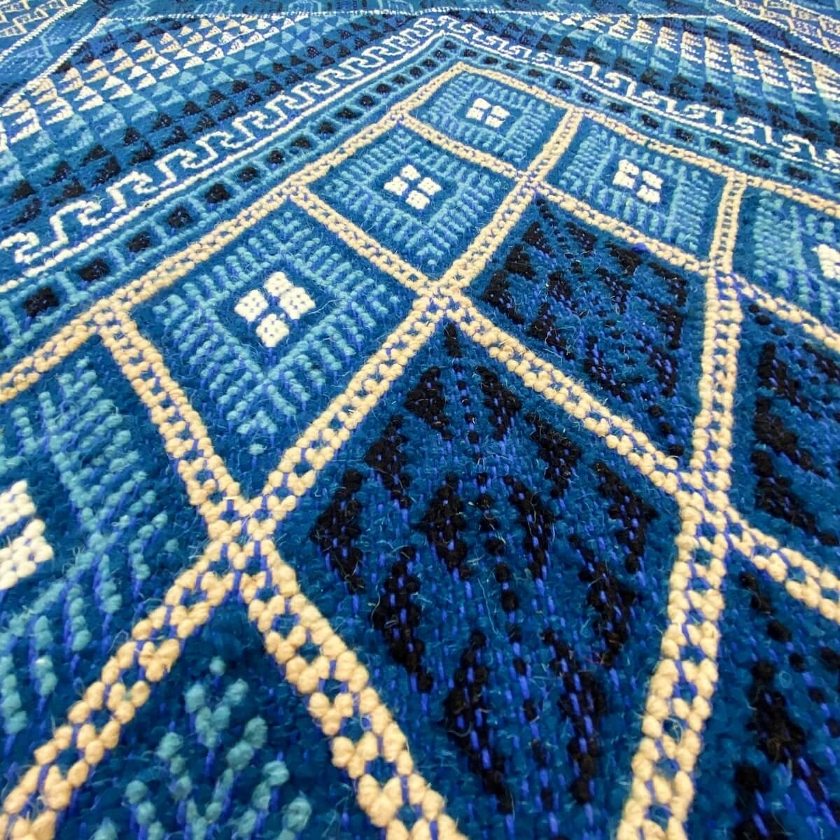 Berber tapijt Tapijt Margoum Nidhal 120x180 Blauw/Wit (Handgeweven, Wol, Tunesië) Tunesisch Margoum Tapijt uit de stad Kairouan.