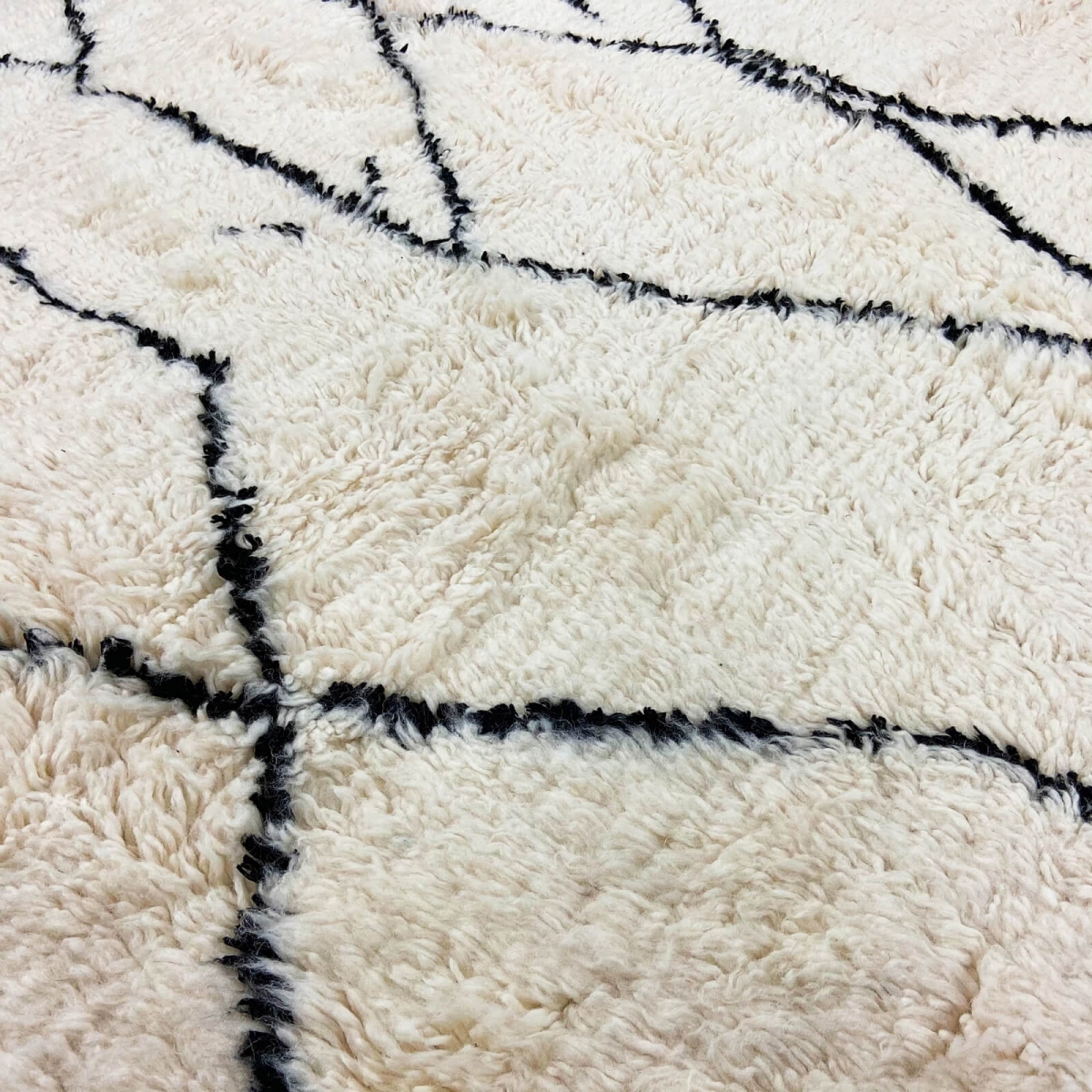 Tapis berbère Tapis Beni Ouarain Ahabag 200x300 cm Berbere Blanc et Noir (Fait main, Laine, Maroc) Tapis Beni Ouarain 230x317 be