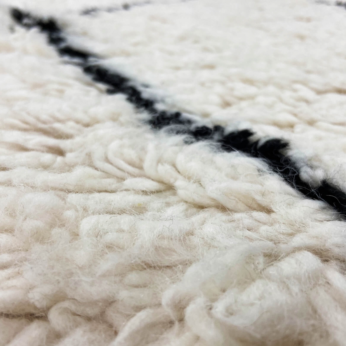 Tapis berbère Tapis Beni Ouarain Ahabag 200x300 cm Berbere Blanc et Noir (Fait main, Laine, Maroc) Tapis Beni Ouarain 230x317 be