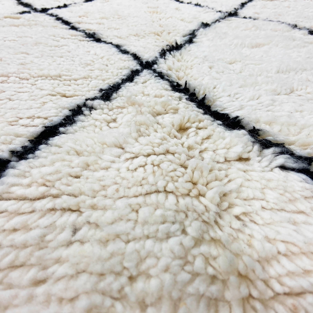 Tapete berbere Tapete Beni Ouarain Kenwa 150x260 cm Branco e Preto (Artesanal, Lã, Marrocos) Tapete Margoum tunisino da cidade d