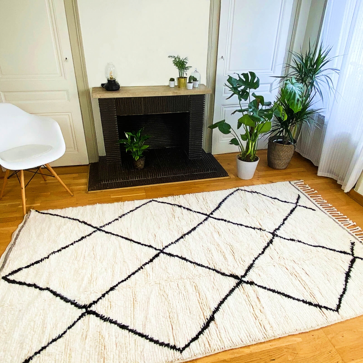Tapis berbère Tapis Beni Ouarain Laha 145x255 cm Berbere Blanc et Noir (Fait main, Laine, Maroc) Tapis Beni Ouarain 145x255 berb