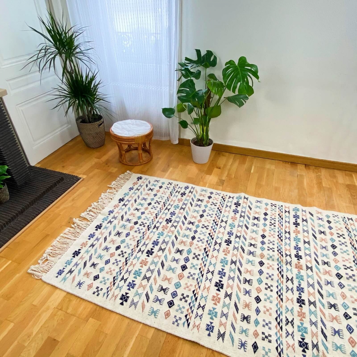 Berber tapijt Vloerkleed Kilim 135x205 cm Wit Blauw Bruin | Handgeweven, Wol, Tunesië Tunesisch kilimdeken, Marokkaanse stijl. R