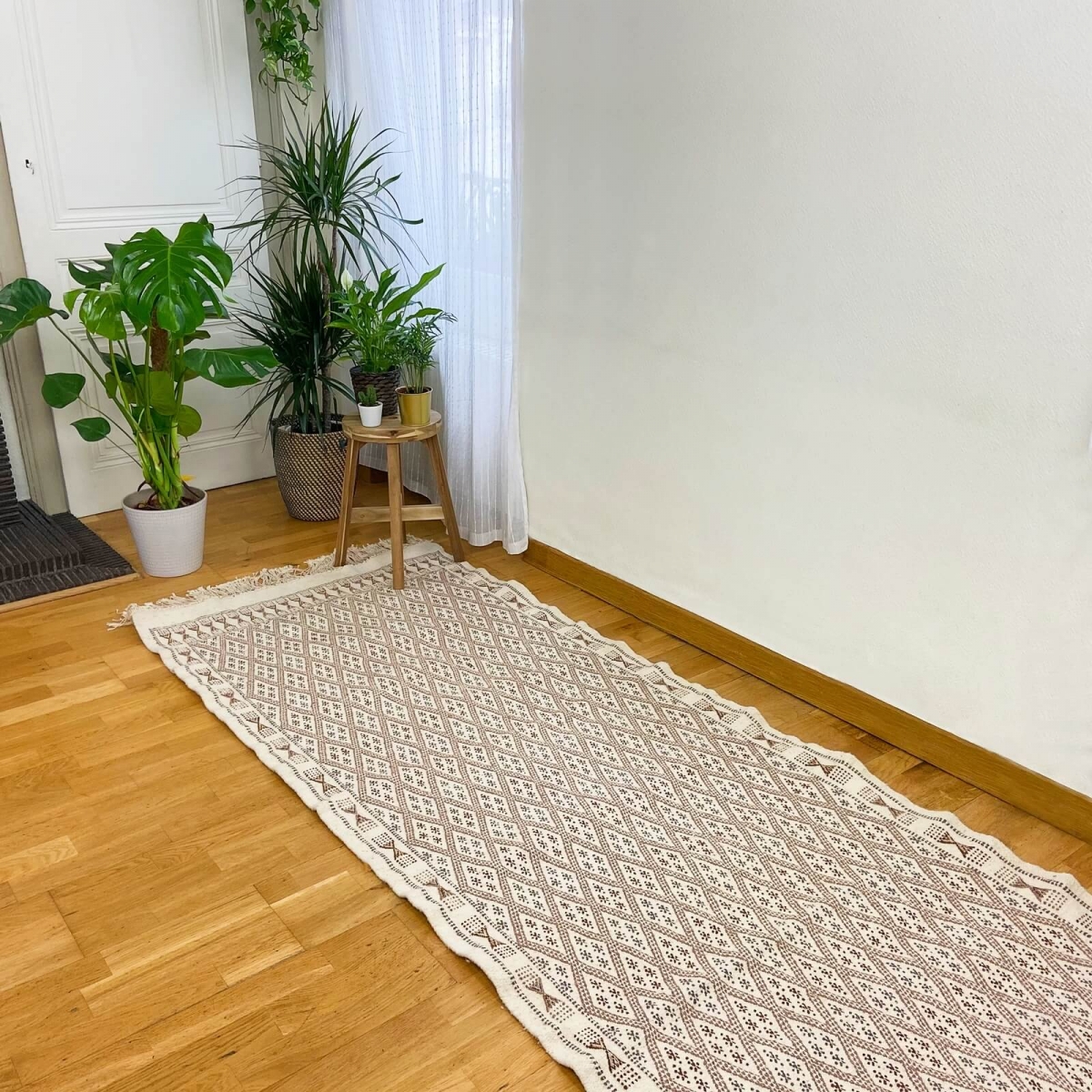Berber carpet Rug Margoum 95x275 cm White/Brown | Handmade, Wool, Tunisia) Tunisian margoum rug from the city of Kairouan. Recta