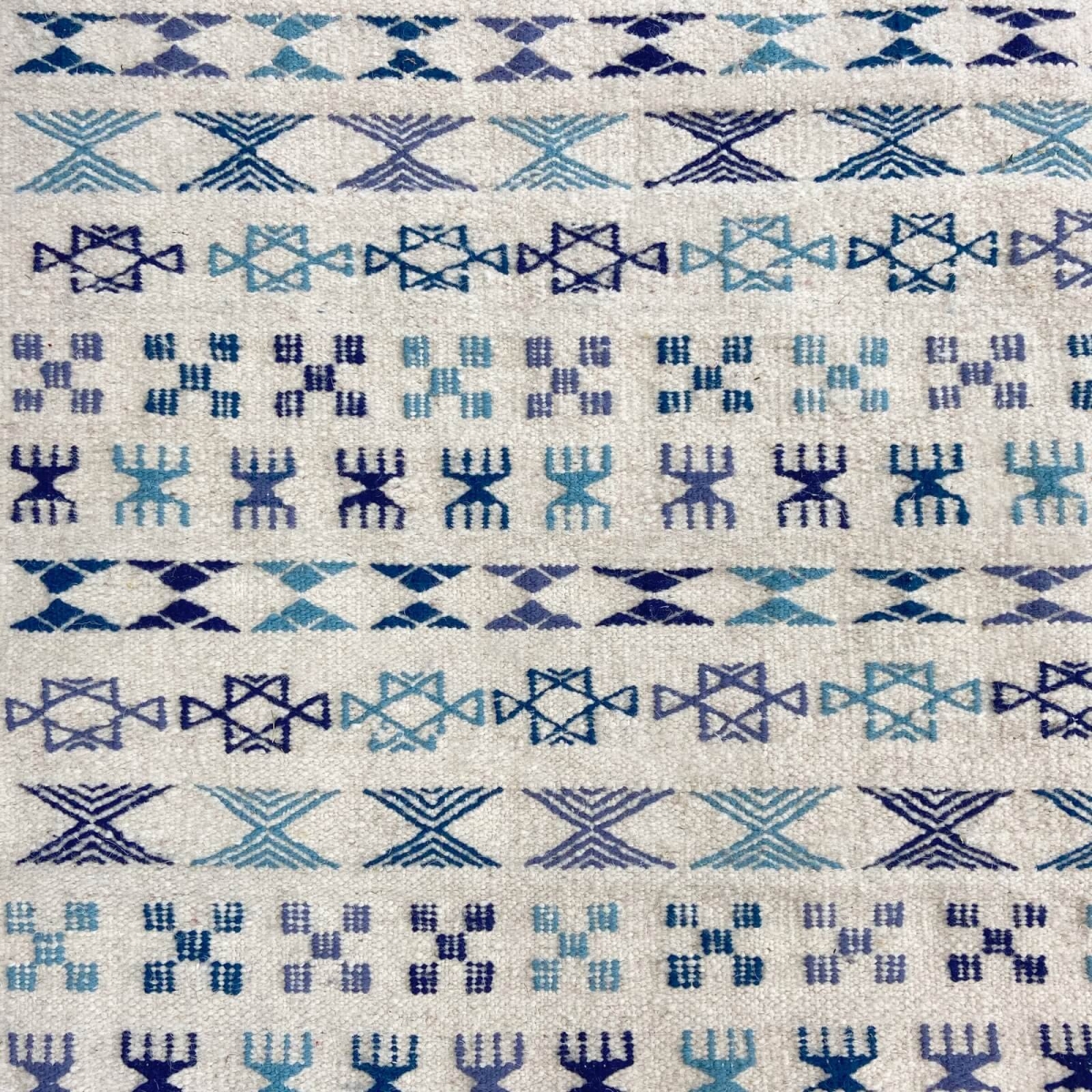 Tapete berbere Tapete Kilim 130x205 cm Branco Azul | Tecidos à mão, Lã, Tunísia Tapete tunisiano kilim, estilo marroquino. Tapet