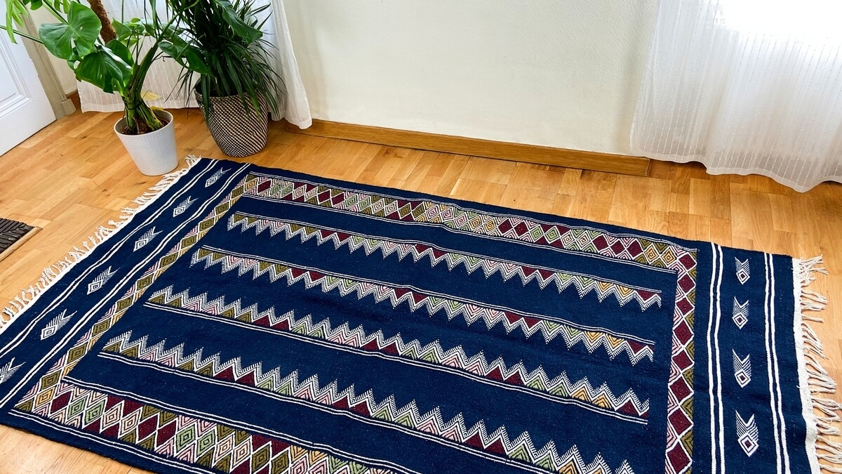 Tapis berbère Tapis Kilim Laarbi 135x235 Bleu (Tissé main, Laine) Tapis kilim tunisien style tapis marocain. Tapis rectangulaire