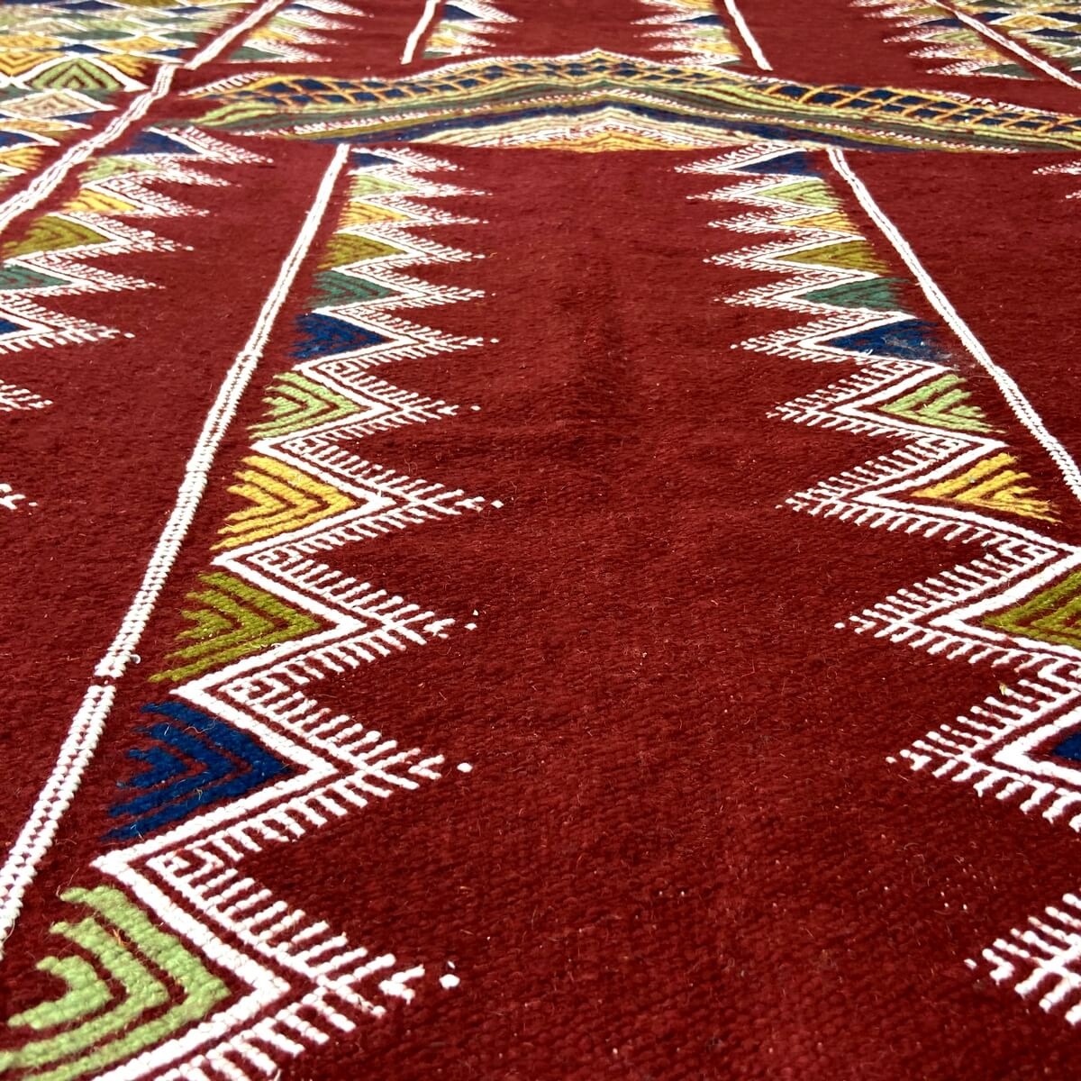 Tapis berbère Tapis Kilim Ingad 135x240 Rouge bordeaux (Tissé main, Laine) Tapis kilim tunisien style tapis marocain. Tapis rect