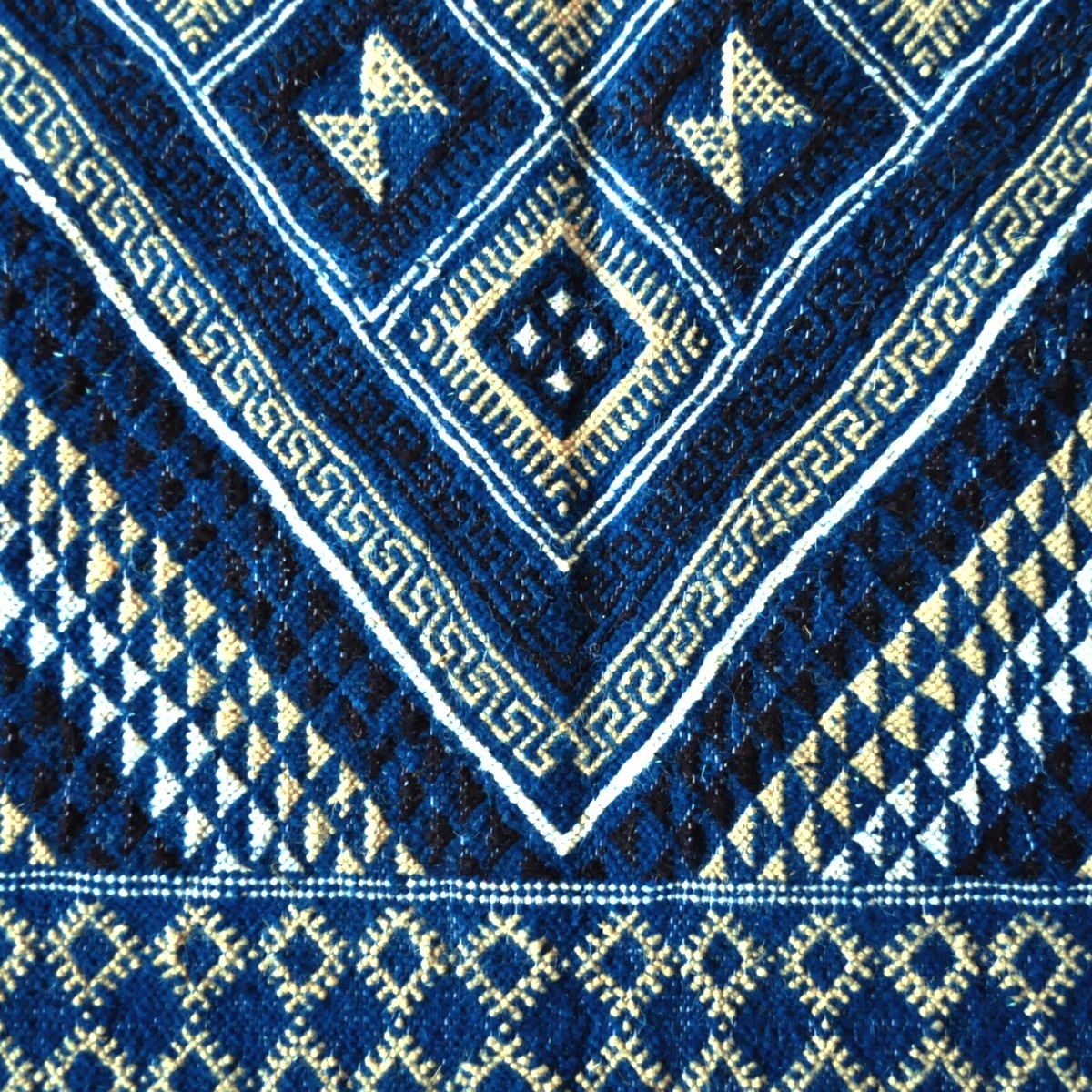 Tapis berbère Grand Tapis Margoum Yamina 165x240 Bleu (Fait main, Laine, Tunisie) Tapis margoum tunisien de la ville de Kairouan
