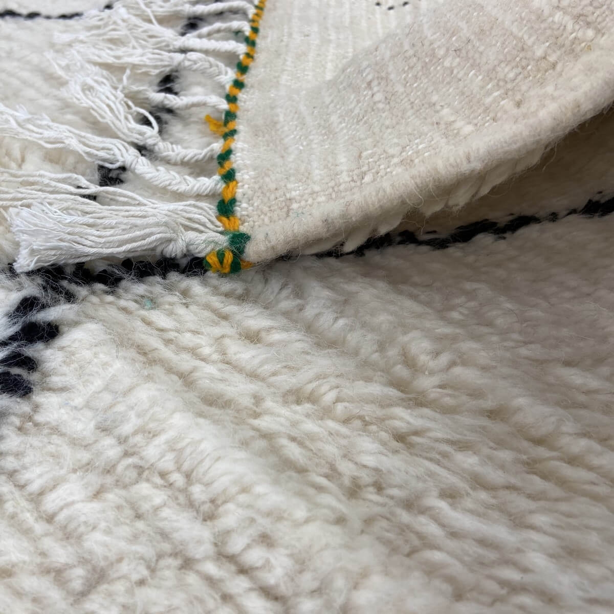 Berber Teppich Teppich Beni Ouarain Amadagh 157x250 cm Weiß und Schwarz (Handgefertigt, Wolle, Marokko) Tunesischer Margoum-Tepp