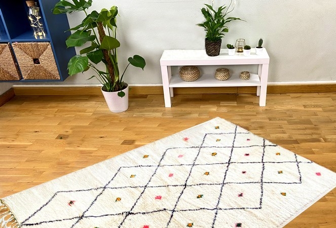 Berber carpet Rug Beni Ouarain Amadagh 157x250 cm White and Black (Handmade, Wool, Morocco) Tunisian margoum rug from the city o