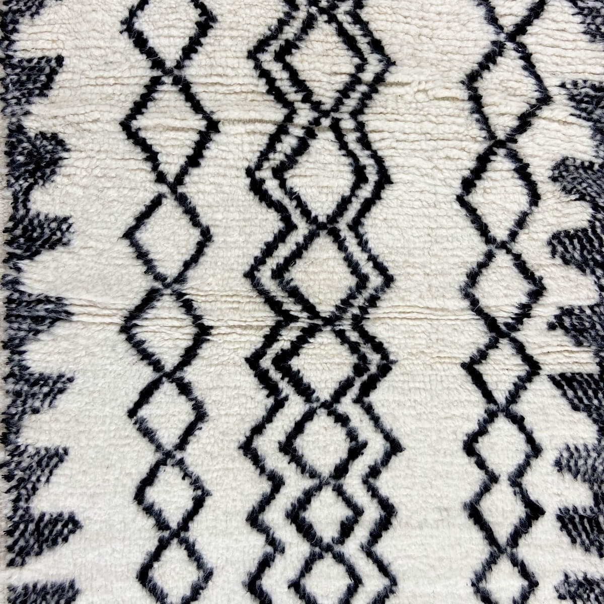 Berber Teppich Teppich Beni Ouarain Ikerri 80x125 cm Weiß und Schwarz (Handgefertigt, Wolle, Marokko) Tunesischer Margoum-Teppic