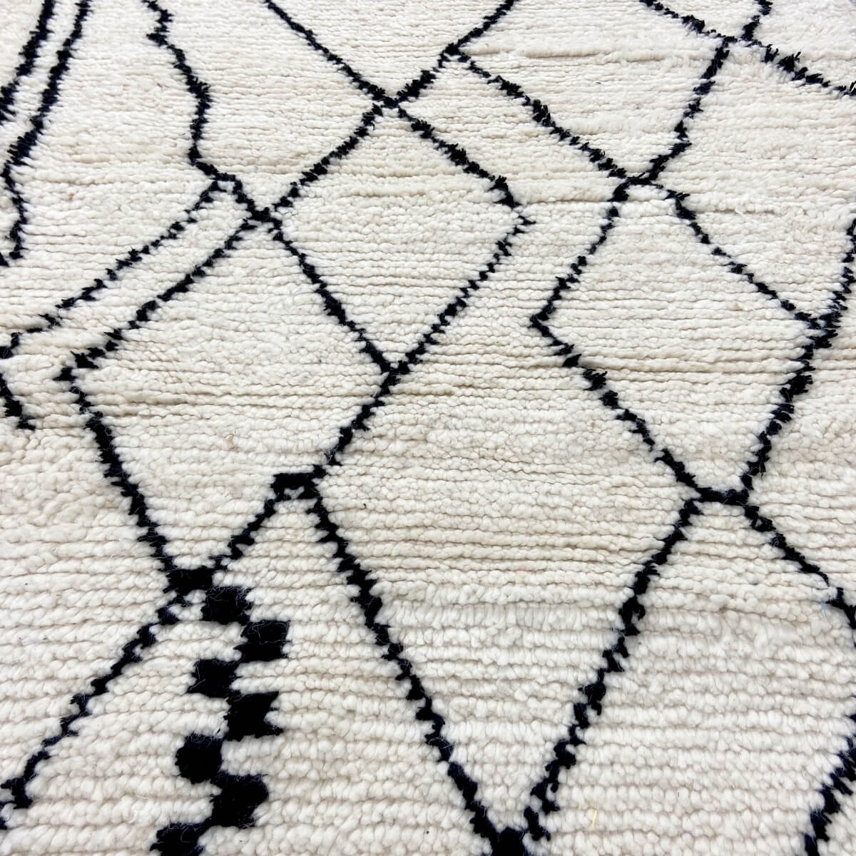 Berber tapijt Vloerkleed Beni Ouarain Damellal 85x135 cm Wit en Zwart (Handgeweven, Wol, Marokko) Tunesisch Margoum Tapijt uit d
