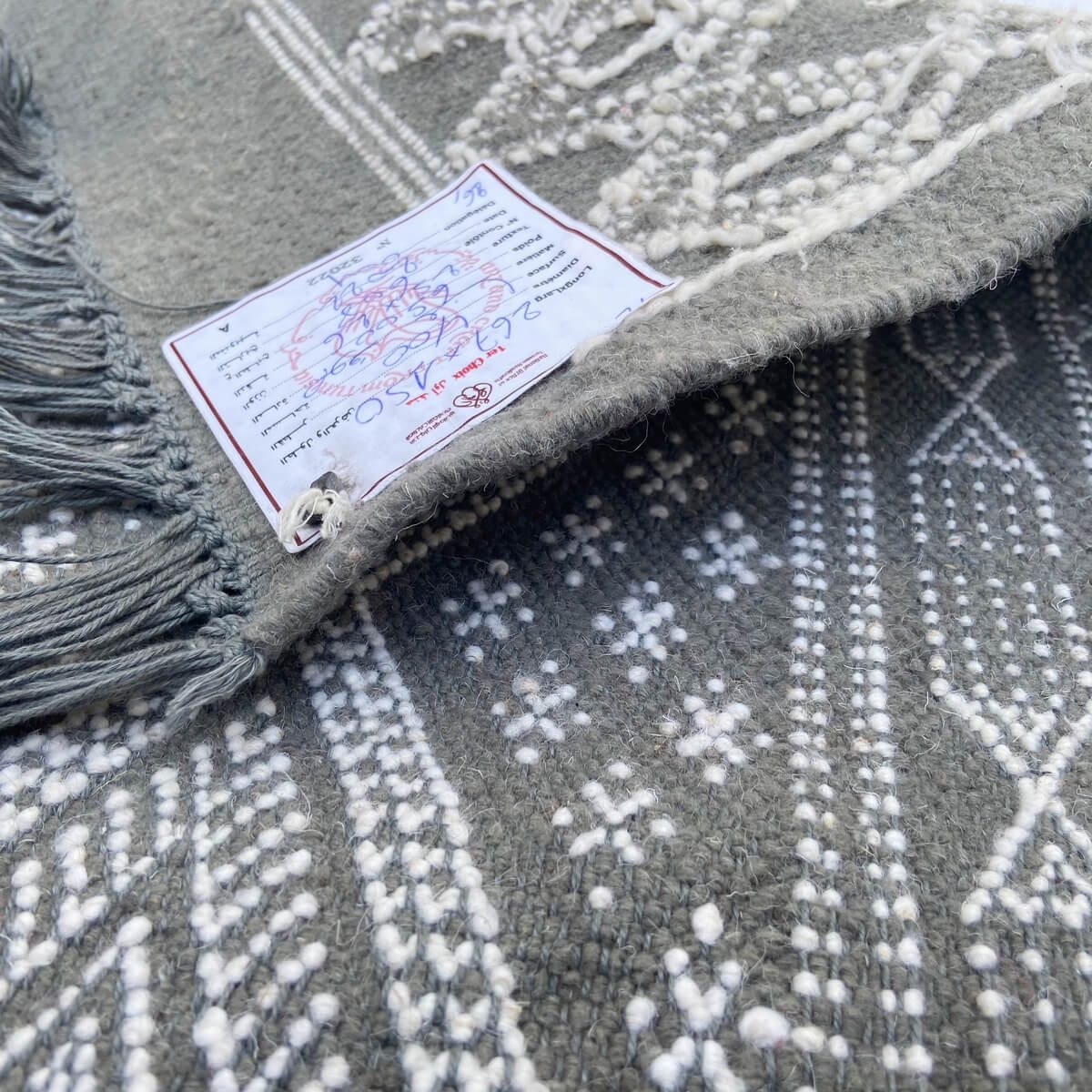 Tapis berbère Grand Tapis Margoum Damia 167x250 Gris (Fait main, Laine, Tunisie) Tapis margoum tunisien de la ville de Kairouan.