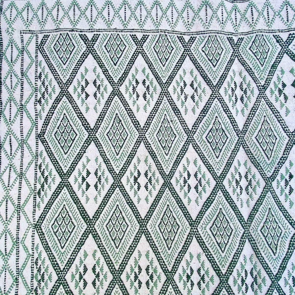 Berber carpet Rug Margoum Taksilit 160x250 Green/White (Handmade, Wool, Tunisia) Tunisian margoum rug from the city of Kairouan.