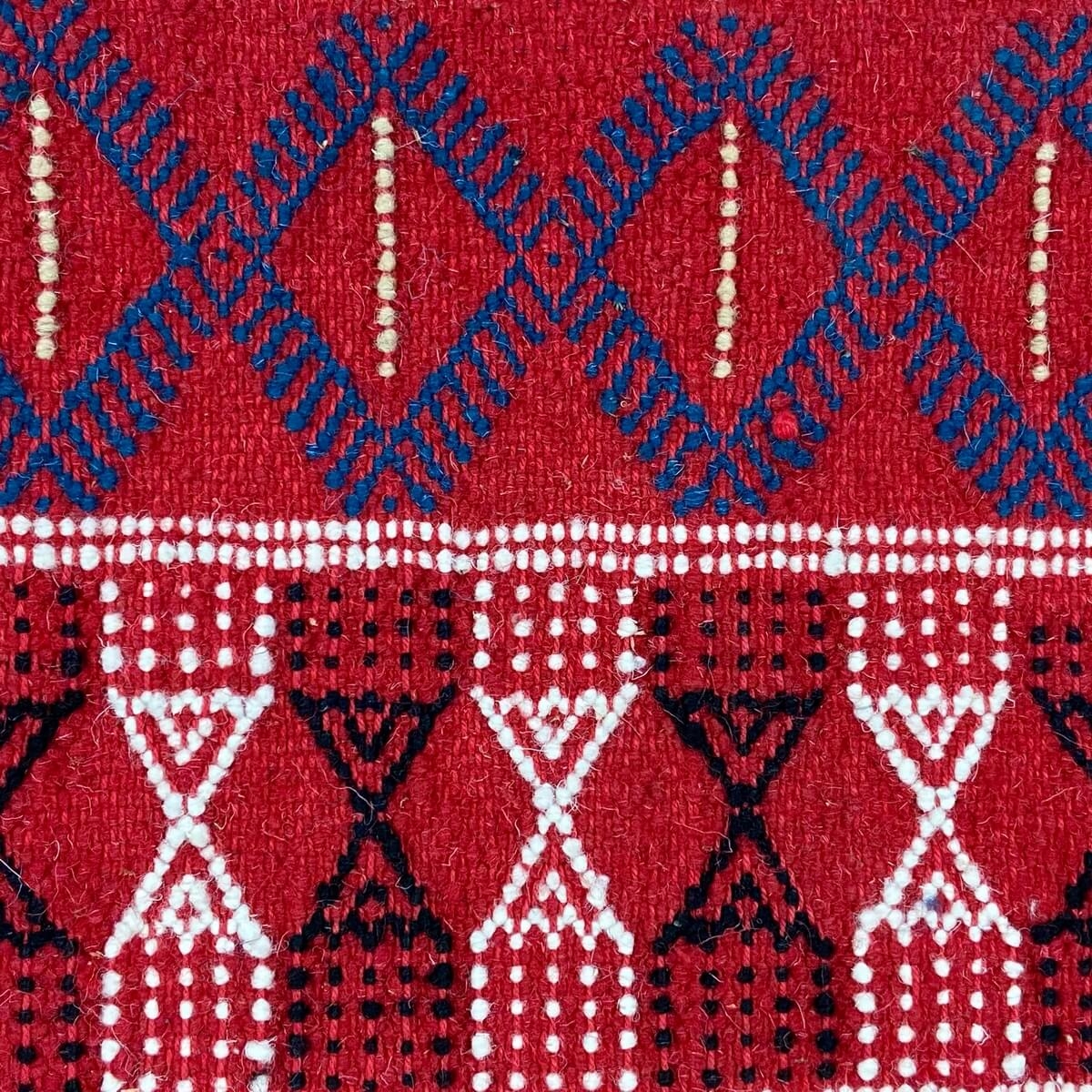 Berber carpet Rug Margoum Rahma 110x200 Red (Handmade, Wool) Tunisian margoum rug from the city of Kairouan. Rectangular living 