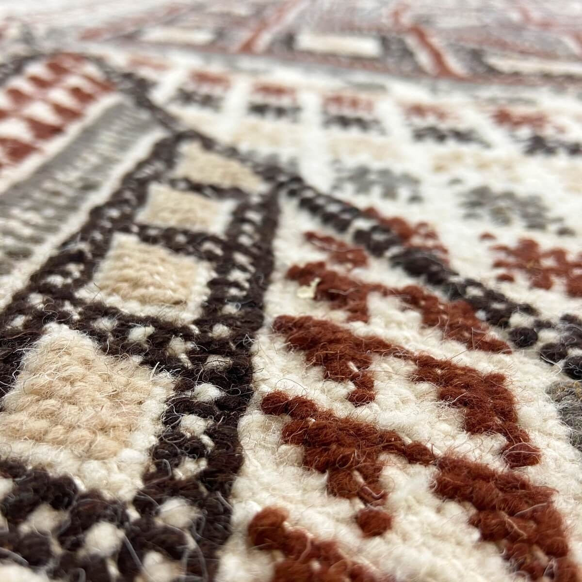 Berber carpet Rug Margoum Enia 125x200 White/Beige (Handmade, Wool, Tunisia) Tunisian margoum rug from the city of Kairouan. Rec