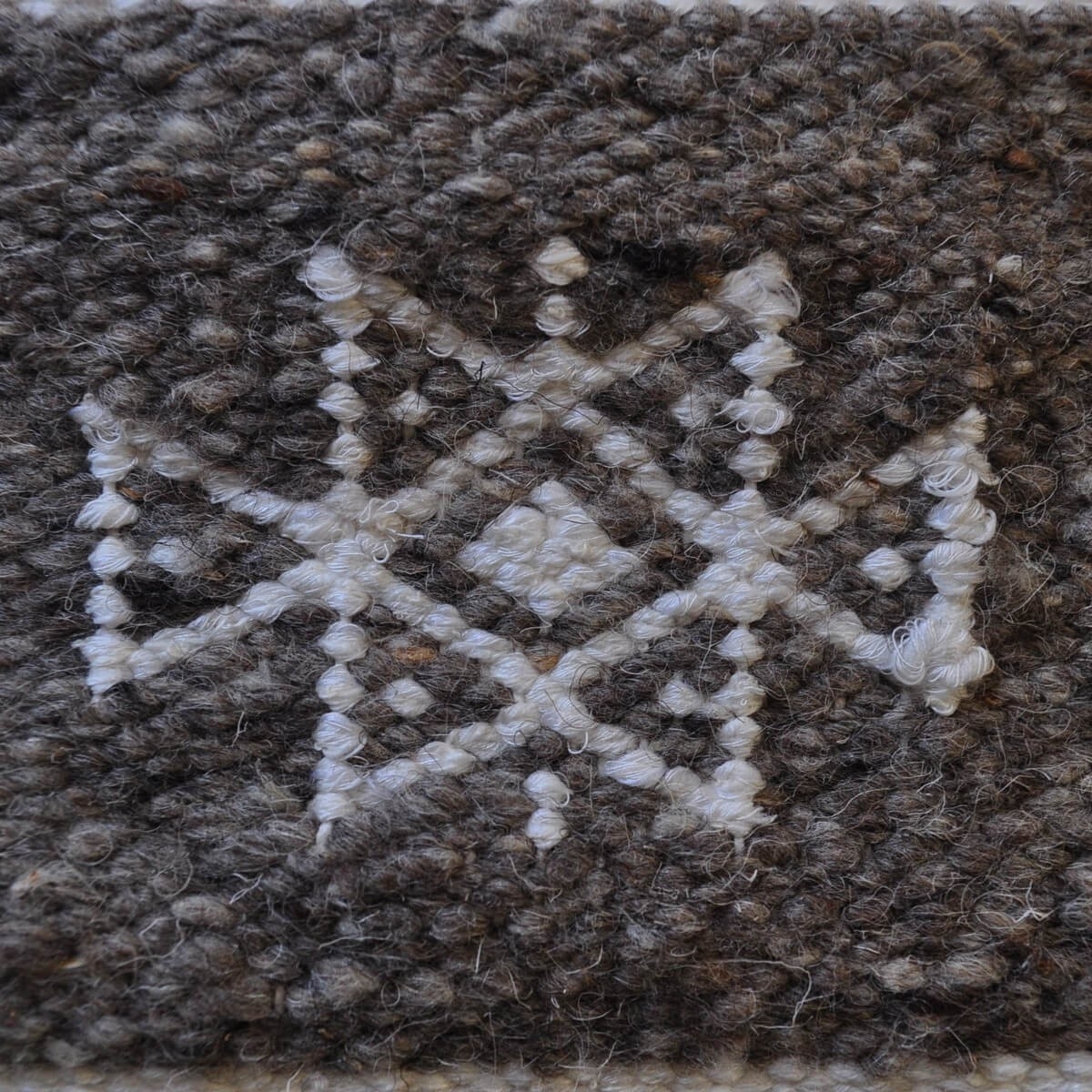 Berber Teppich Teppich Kelim Houria 110x200 Grau (Handgewebt, Wolle, Tunesien) Tunesischer Kelim-Teppich im marokkanischen Stil.