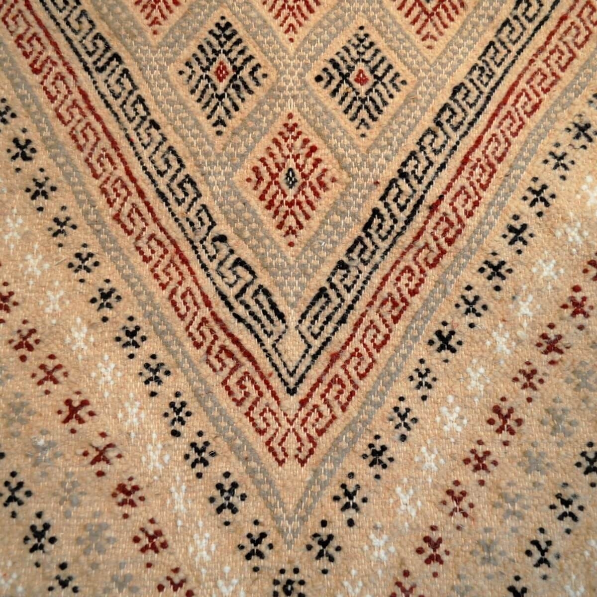 Berber carpet Rug Margoum Teskreya 112x206 Beige (Handmade, Wool, Tunisia) Tunisian margoum rug from the city of Kairouan. Recta