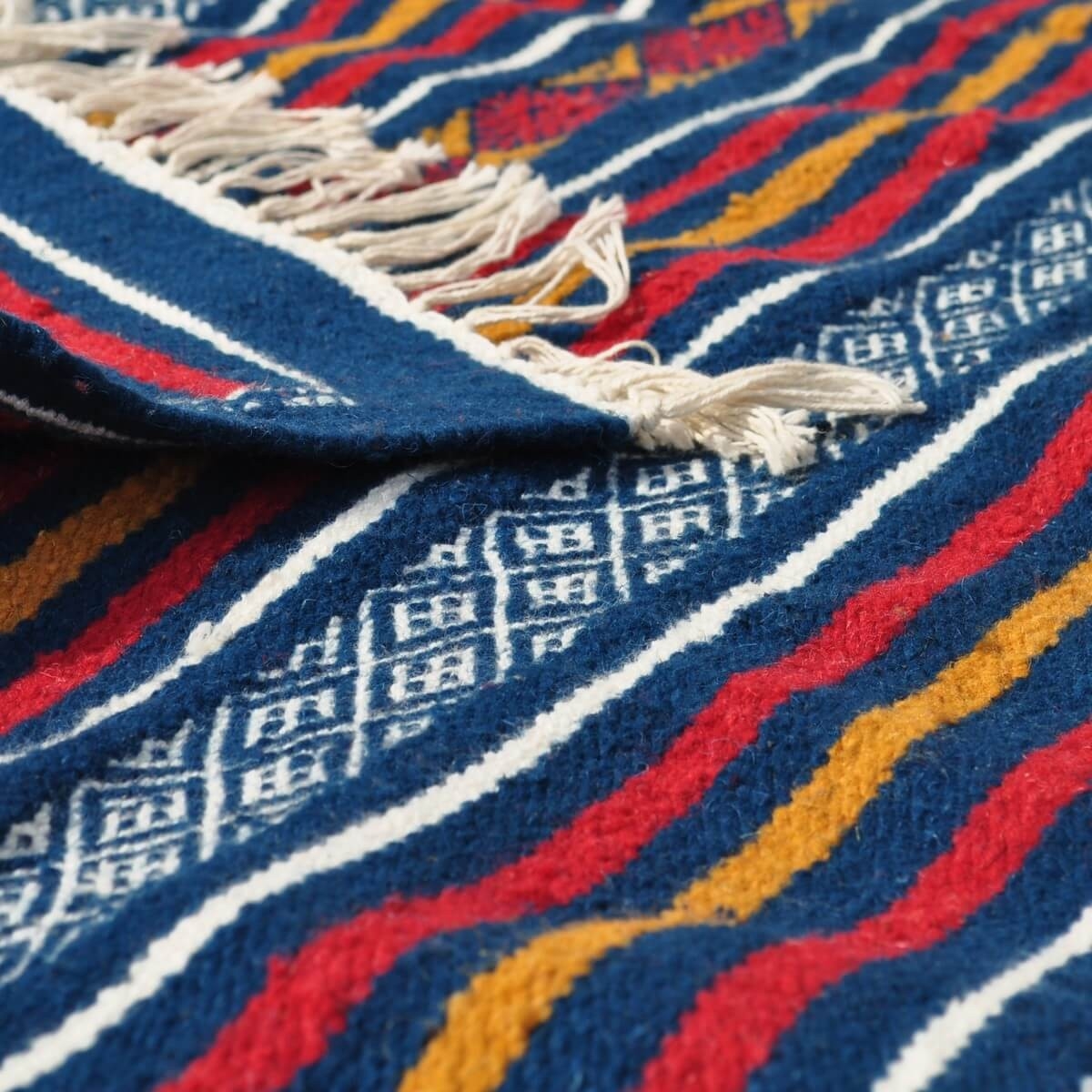 Tapis berbère Tapis Kilim Moknine 135x230 Bleu/Jaune/Rouge (Tissé main, Laine) Tapis kilim tunisien style tapis marocain. Tapis 